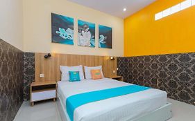 Sans Hotel Borobudur Banyuwangi